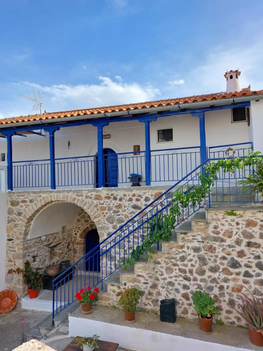 Politeika Traditional House Tirós المظهر الخارجي الصورة